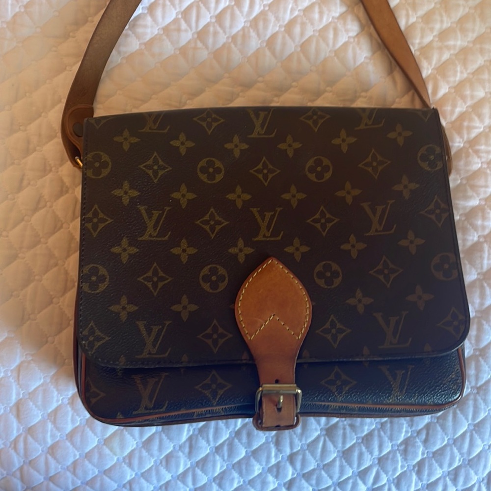 Louis Vuitton crossbody great shape. Vintage